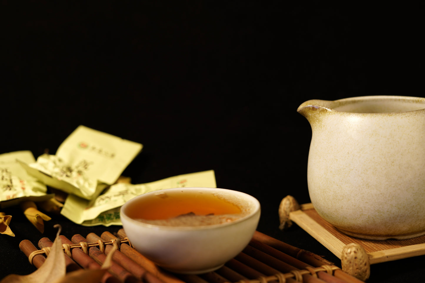 Black & Green Agarwood Tea